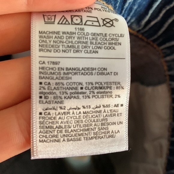 Old Navy Karate Slim Cutoff Distressed Denim Shorts Size 5 - Picture 9 of 10